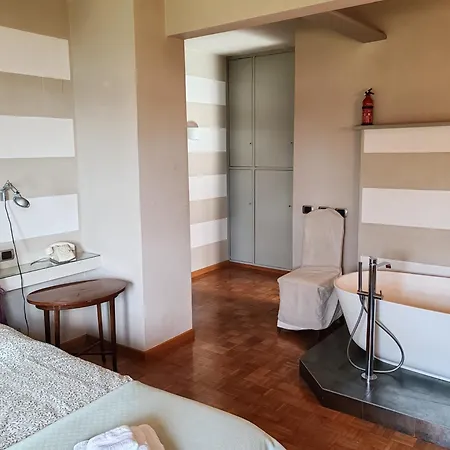 Alojamento de Acomodação e Pequeno-almoço La Taverna Di Mulinetti