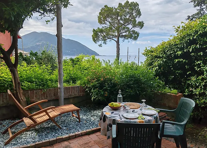 ベッド・アンド・ブレックファスト La Taverna Di Mulinetti レッコ